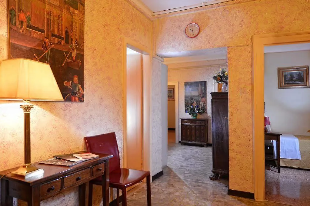 Residenza Hotel San Maurizio Венеция Гостевой дом